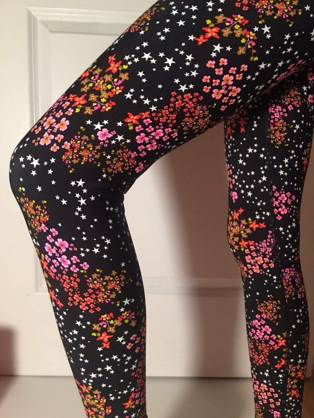 Victoria’s Secret Sport Knock Out Leggings Size Medium